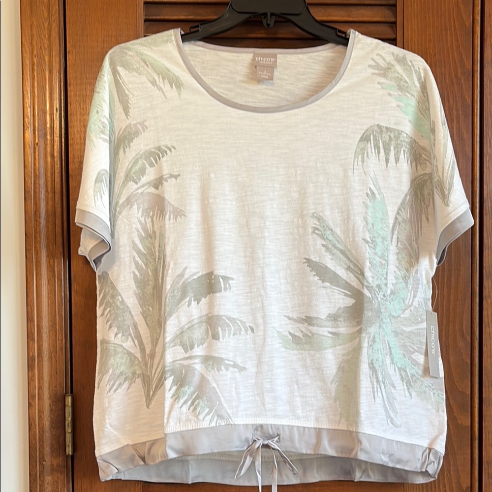Chico's Women's Palm Print Top - White and Gray